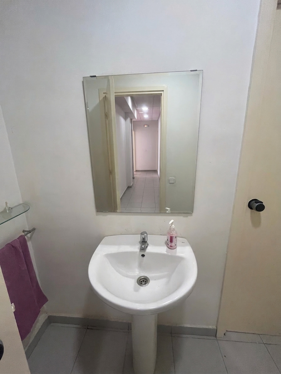 Imagen 13 Local Comercial en venta en Hospitalet De Llobregat L´ / Gran local/oficina en venta