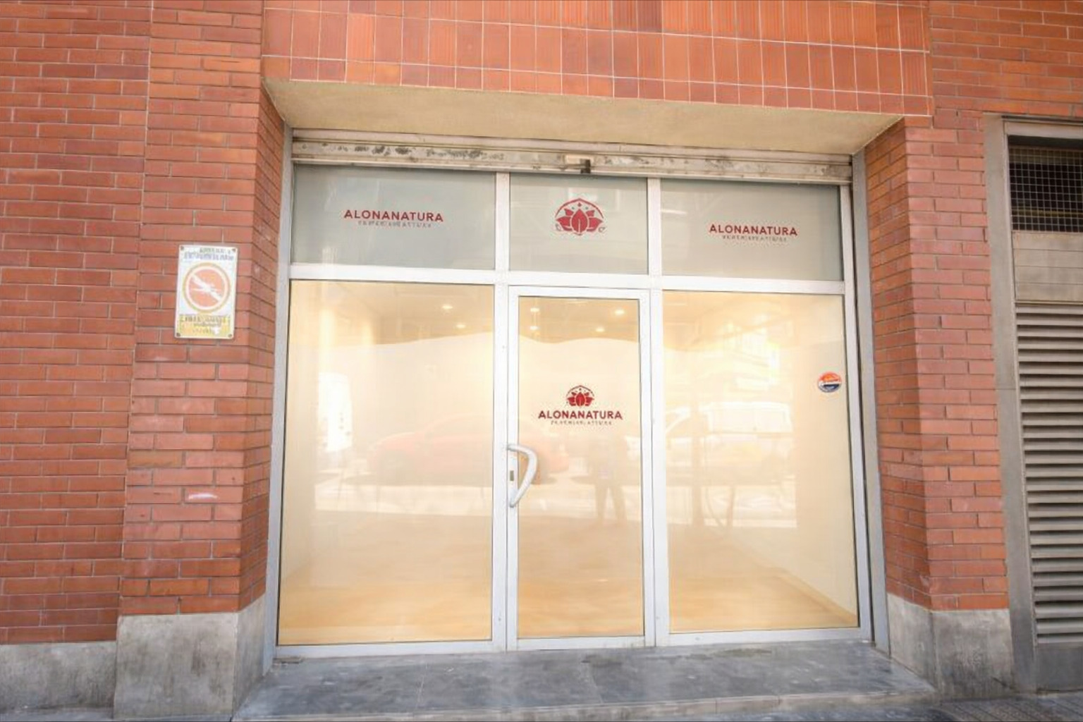 Imagen 2 Local Comercial en venta en Hospitalet De Llobregat L´ / Gran local/oficina en venta