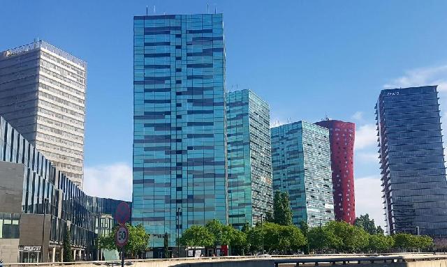 Imagen 3 Inmueble 302034 - Local Comercial en venta en Hospitalet De Llobregat (L´) / Gran local/oficina en venta