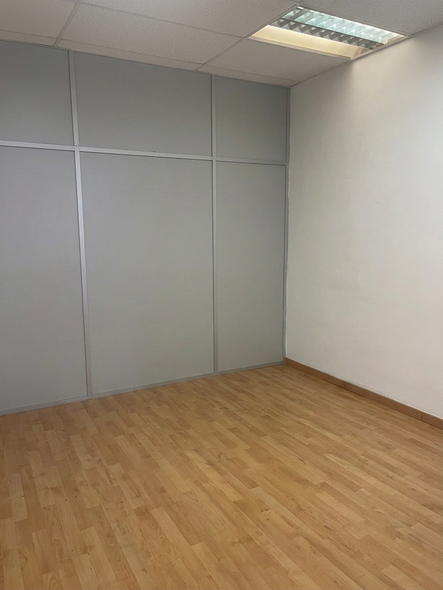 Imagen 18 Local Comercial en venta en Hospitalet De Llobregat L´ / Gran local/oficina en venta