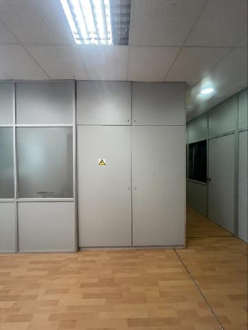 Imagen 8 Inmueble 302034 - Local Comercial en venta en Hospitalet De Llobregat (L´) / Gran local/oficina en venta