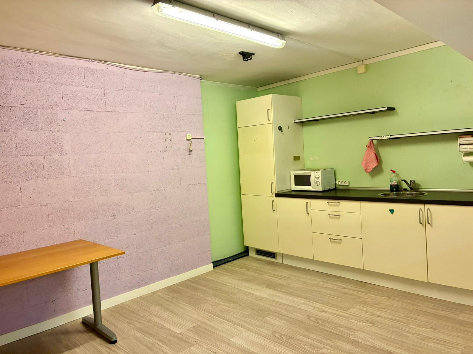 Imagen 12 Local Comercial en venta en Sant Feliu De Llobregat / Cercano a la estación del trambaix C...
