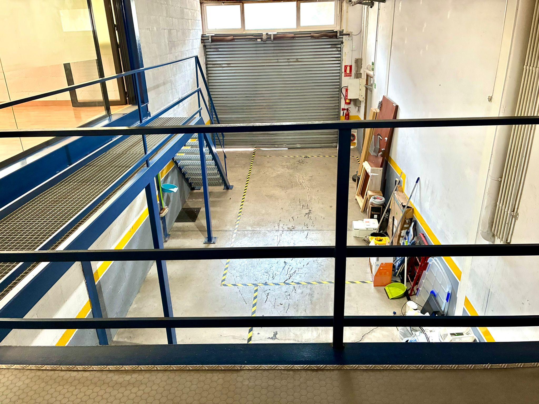 Imagen 1 Local Comercial en venta en Sant Feliu De Llobregat / Cercano a la estación del trambaix C...
