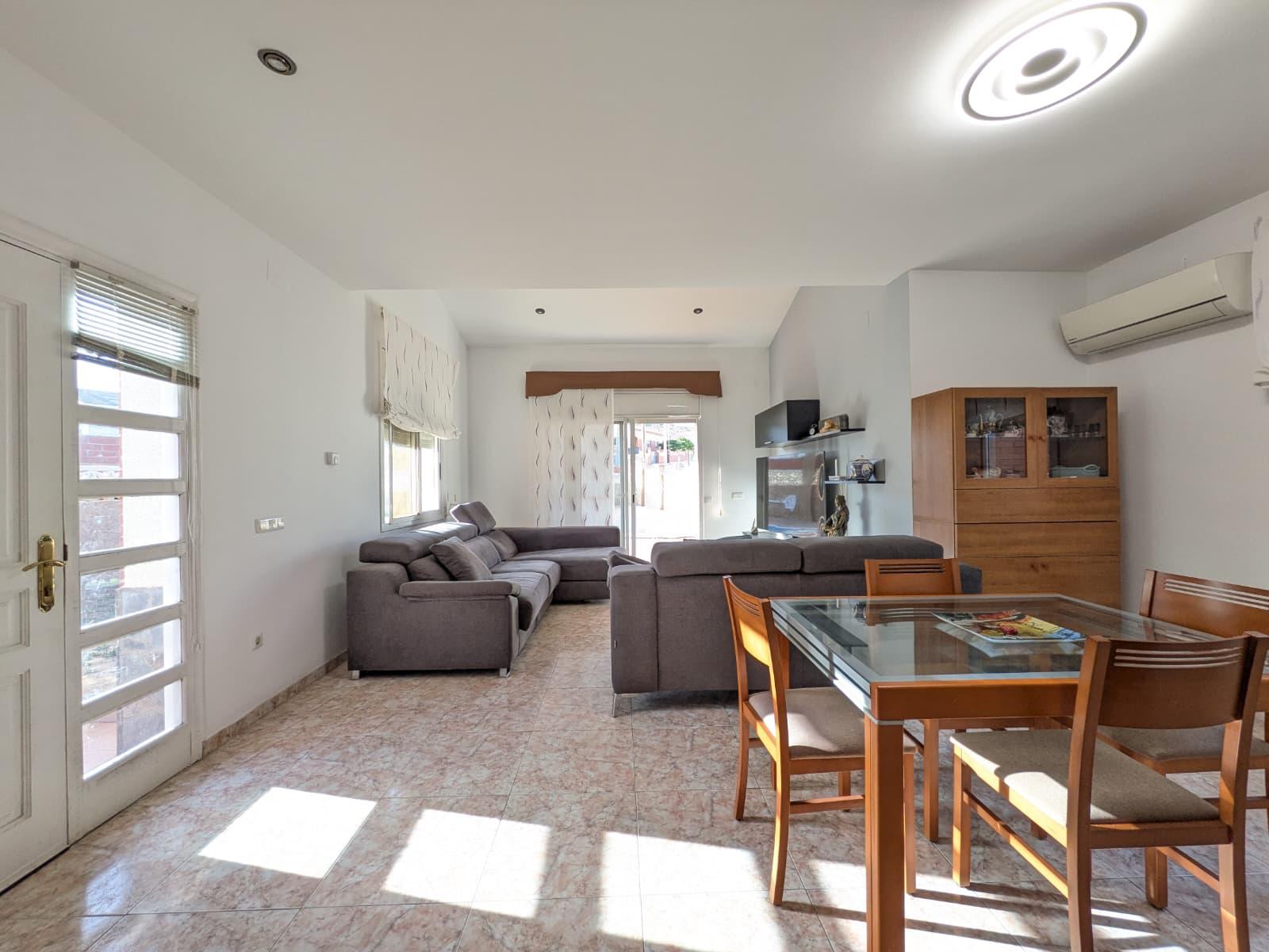 Imagen 12 Casa Aislada en venta en Bisbal Del Penedès La / Junto al centro del pueblo