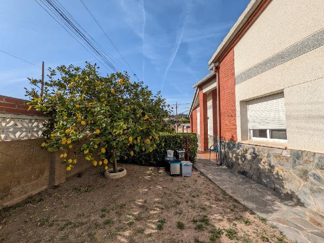 Imagen 4 Inmueble 302118 - Casa Aislada en venta en Bisbal Del Penedès (La) / Junto al centro del pueblo