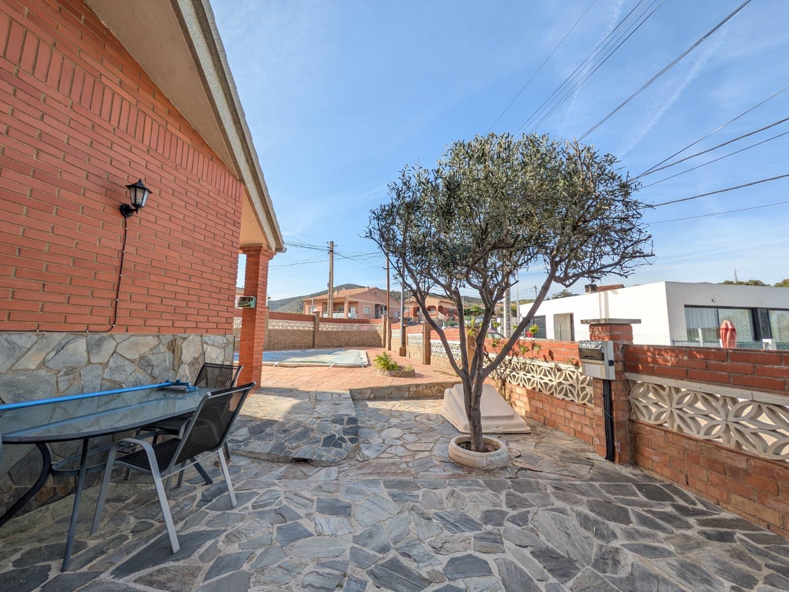 Imagen 9 Casa Aislada en venta en Bisbal Del Penedès La / Junto al centro del pueblo