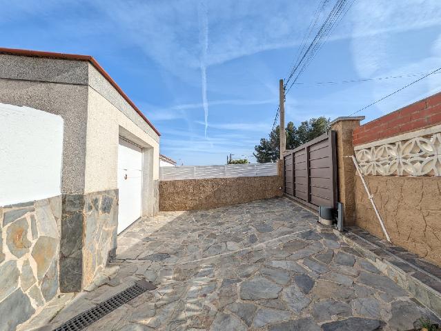 Imagen 5 Inmueble 302118 - Casa Aislada en venta en Bisbal Del Penedès (La) / Junto al centro del pueblo