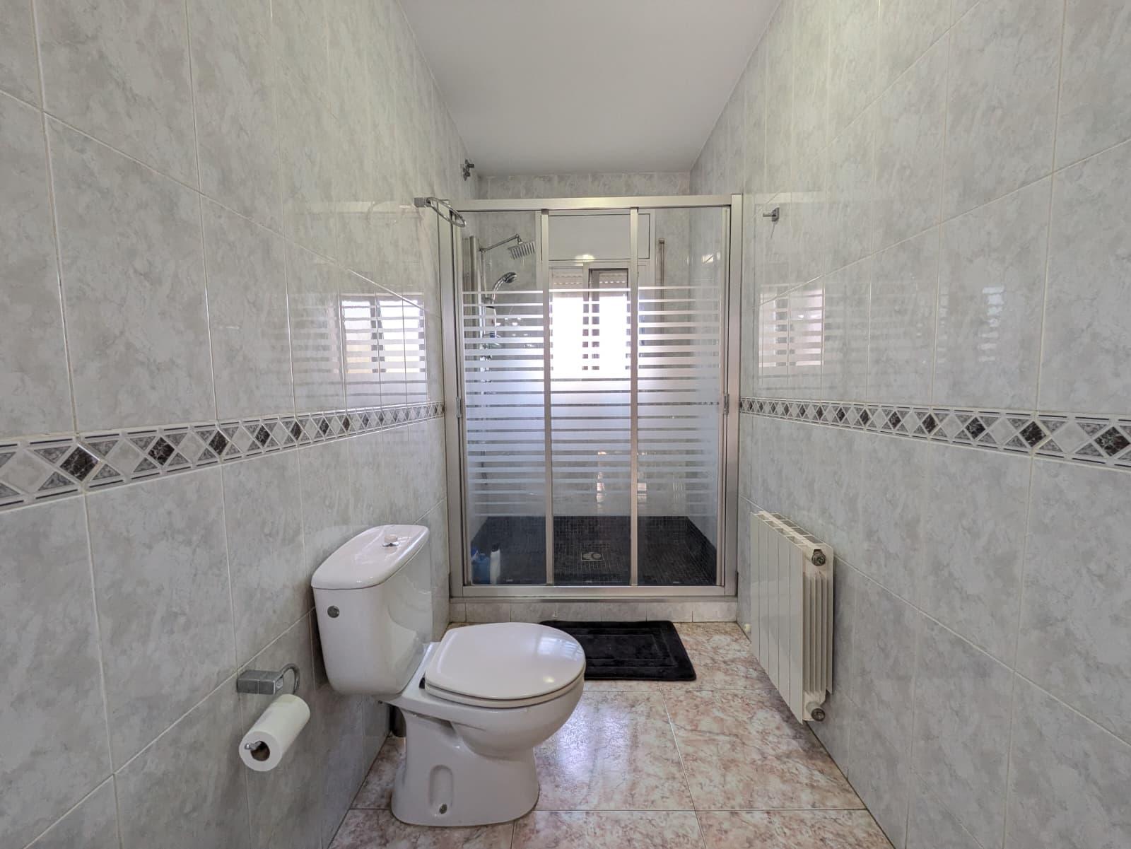 Imagen 17 Casa Aislada en venta en Bisbal Del Penedès La / Junto al centro del pueblo