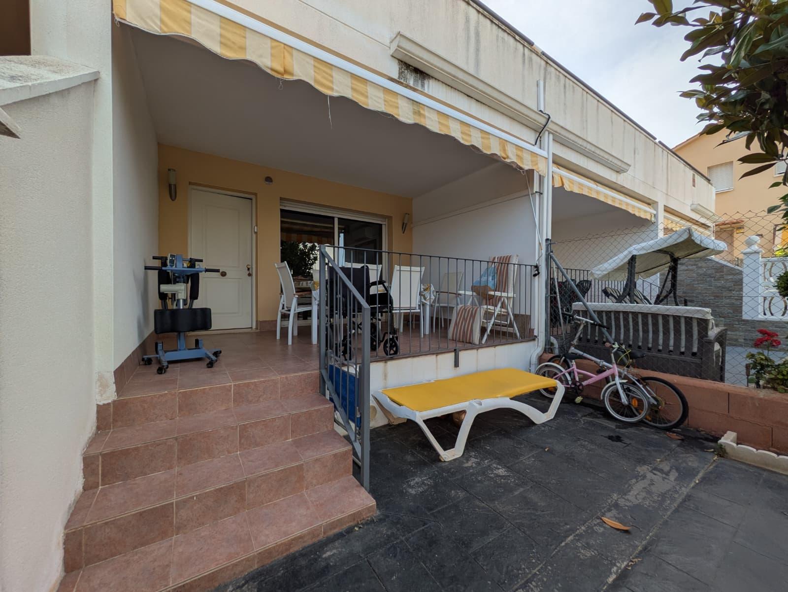 Imagen 5 Casa Adosada en venta en Creixell / A 15 minutos caminando de la playa de Creixell