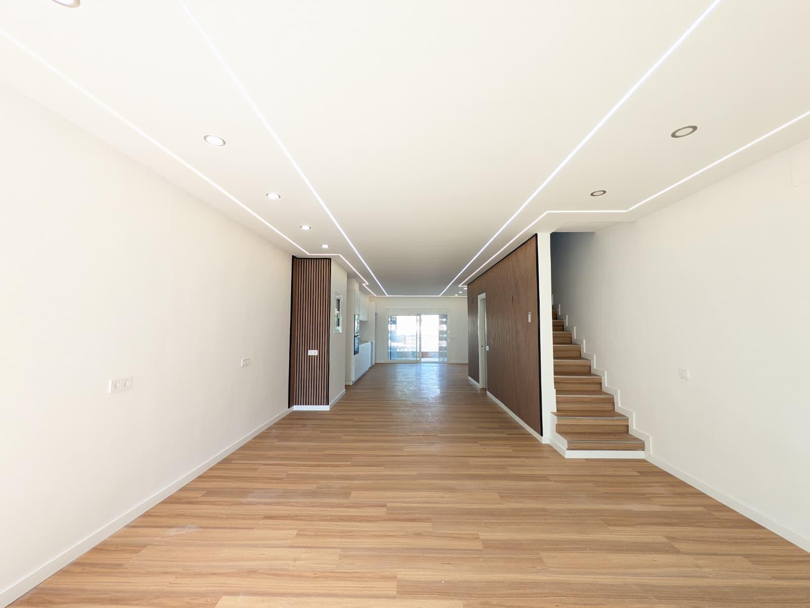 Imagen 6 Casa Adosada en venta en Vendrell El / Avd. Generalitat en Coma-ruga a 5 minutos de la playa.