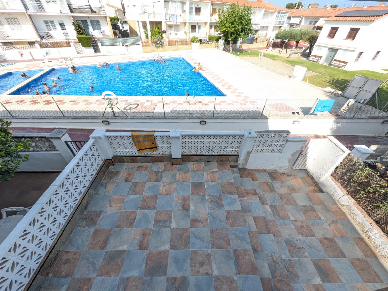 Imagen 21 Casa Adosada en venta en Vendrell El / Avd. Generalitat en Coma-ruga a 5 minutos de la playa.