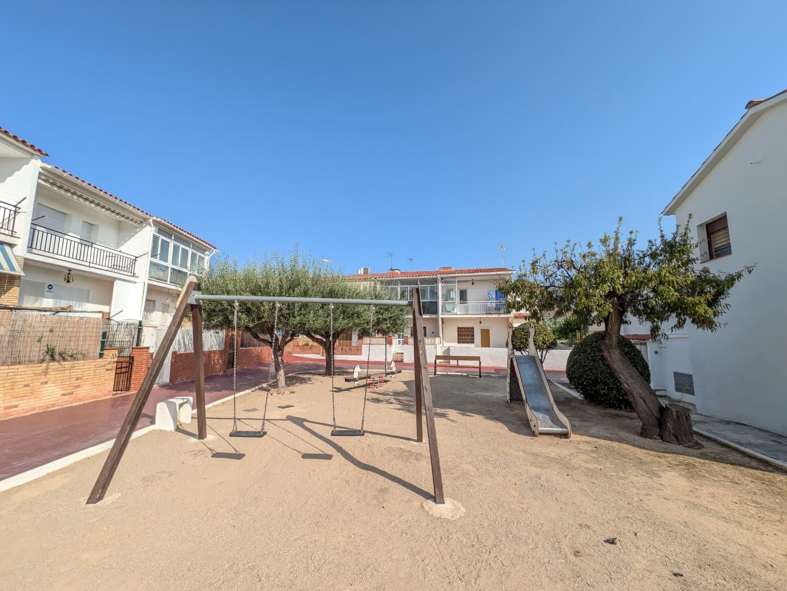 Imagen 37 Casa Adosada en venta en Vendrell El / Avd. Generalitat en Coma-ruga a 5 minutos de la playa.