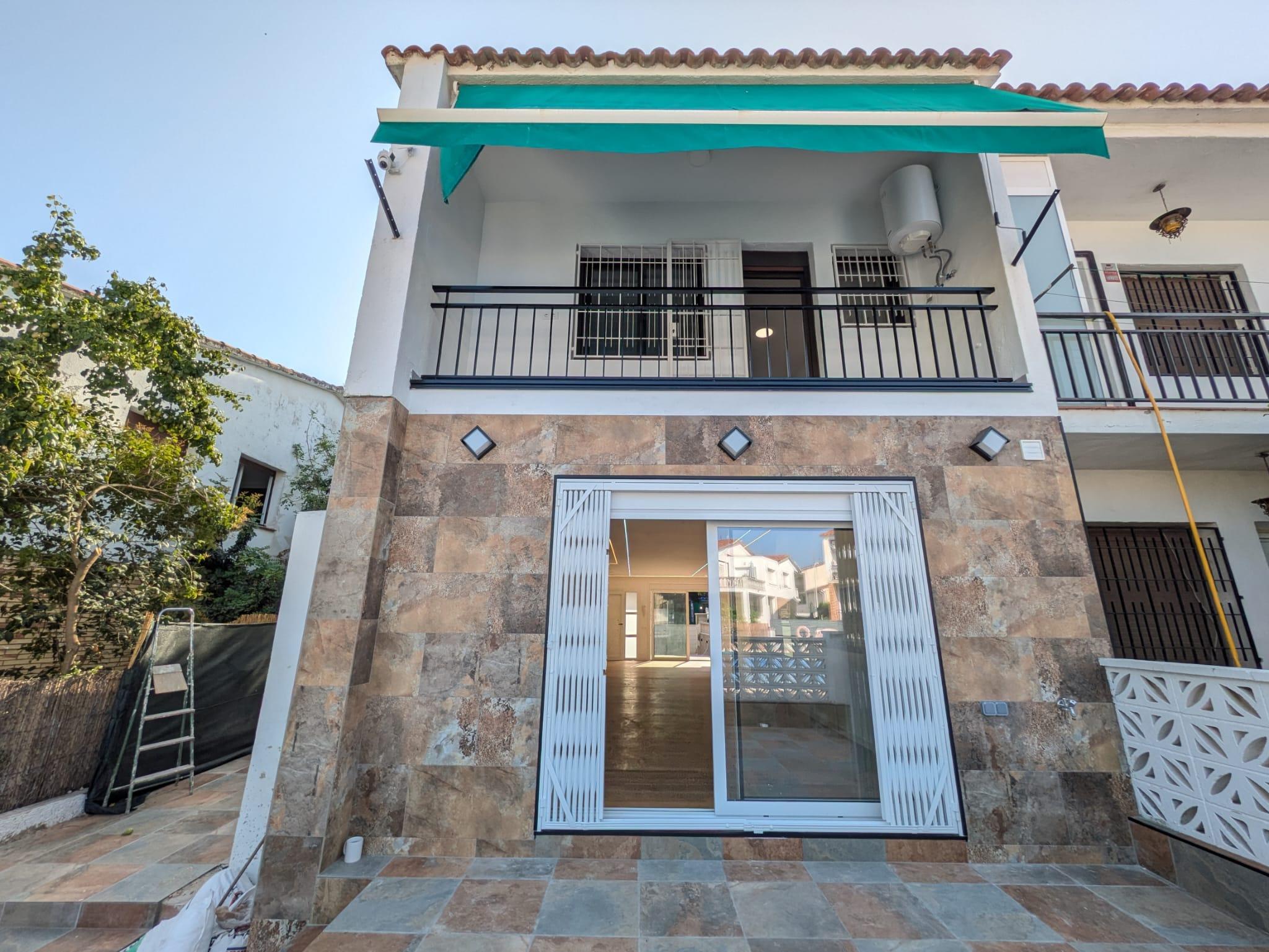 Imagen 36 Casa Adosada en venta en Vendrell El / Avd. Generalitat en Coma-ruga a 5 minutos de la playa.
