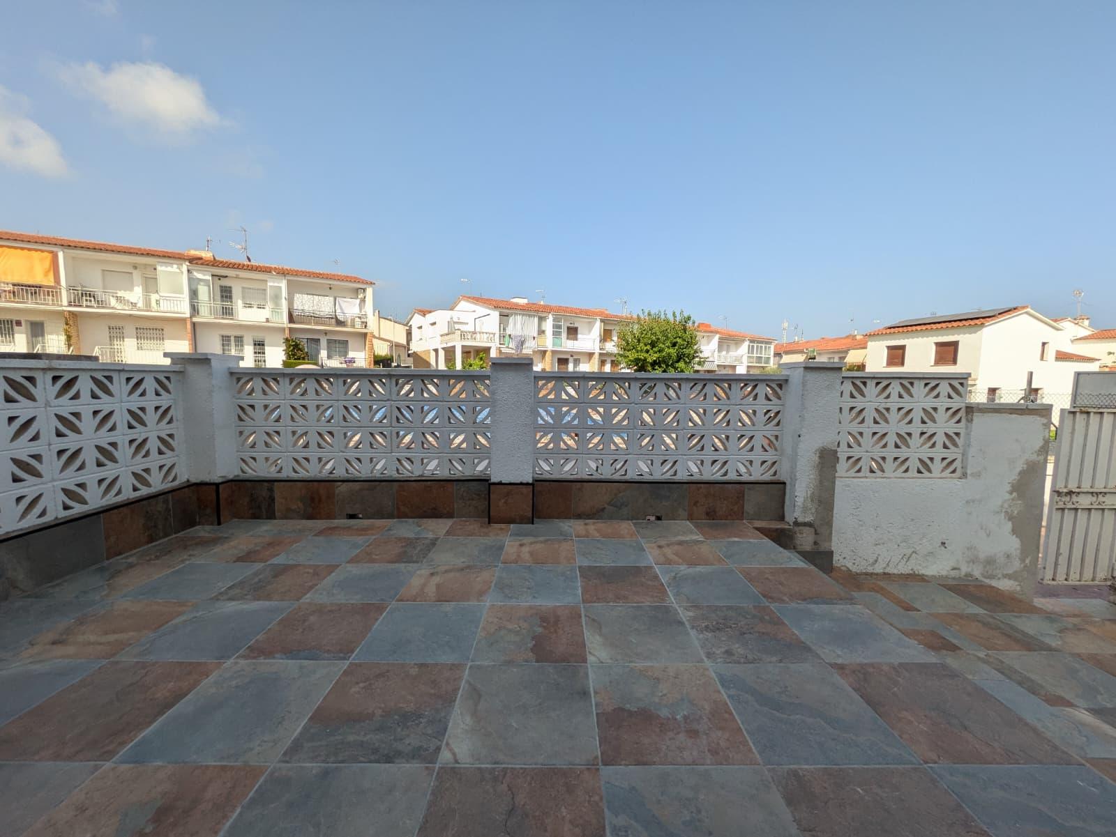 Imagen 11 Casa Adosada en venta en Vendrell El / Avd. Generalitat en Coma-ruga a 5 minutos de la playa.