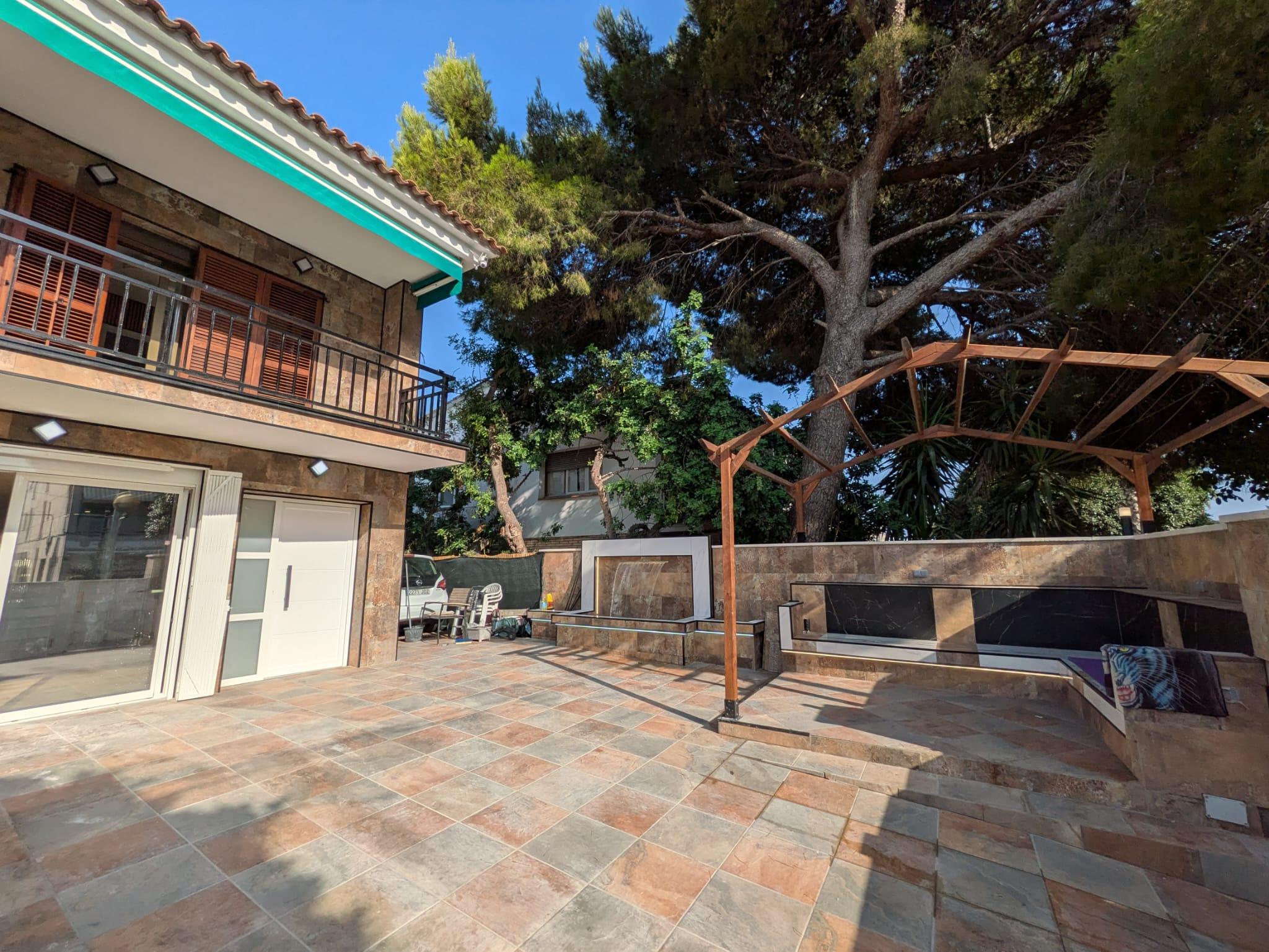 Imagen 3 Casa Adosada en venta en Vendrell El / Avd. Generalitat en Coma-ruga a 5 minutos de la playa.