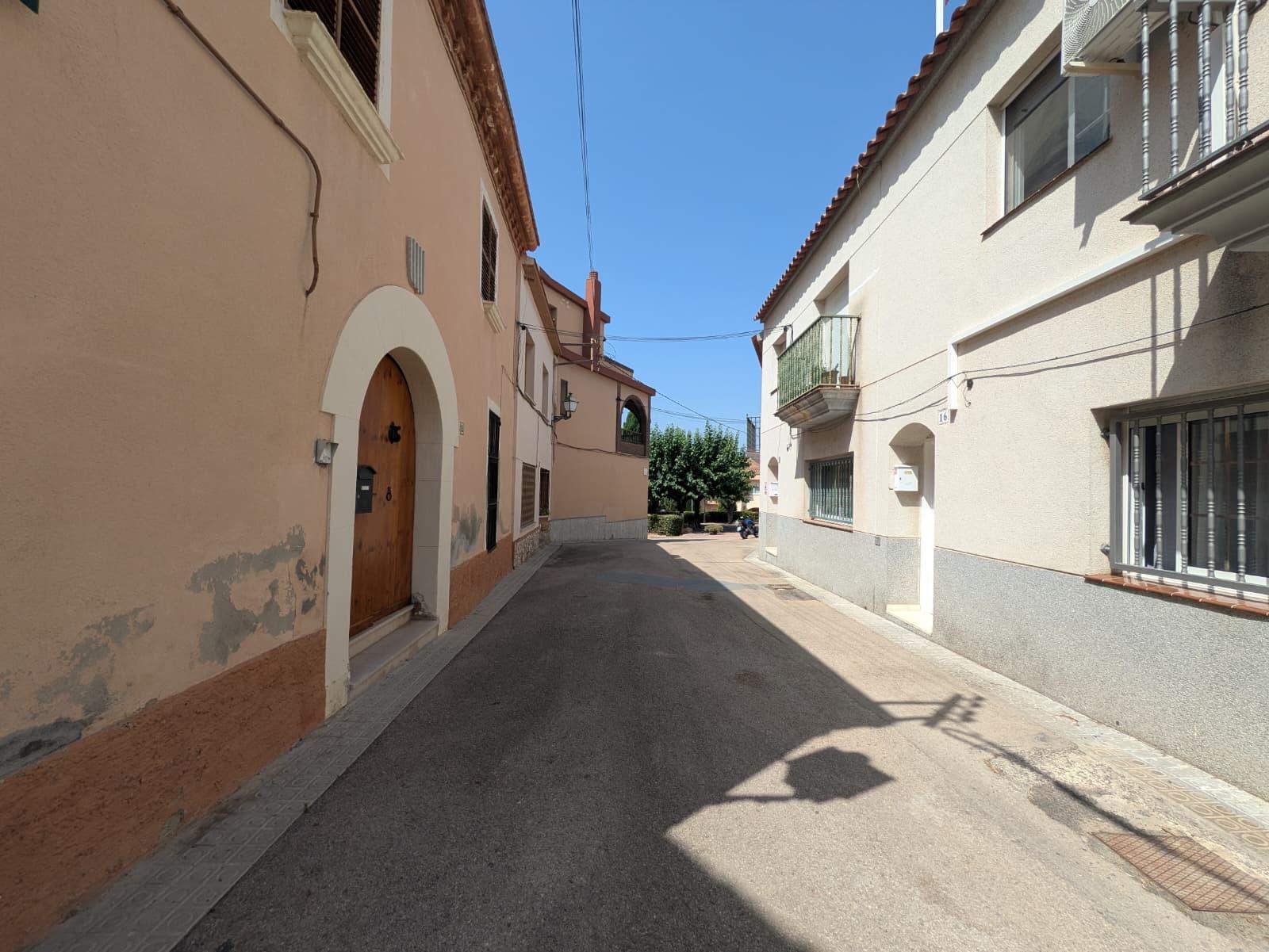 Imagen 1 Casa Adosada en venta en Castellet I La Gornal / A tan solo 2 minutos del núcleo urbano