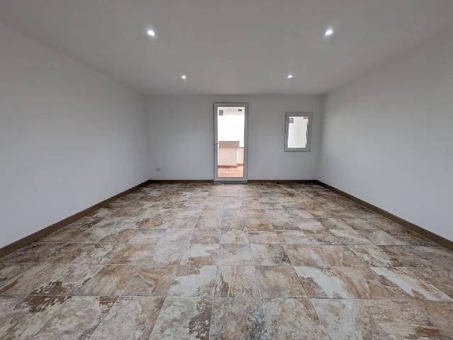 Imagen 3 Inmueble 306642 - Casa Adosada en venta en Vendrell (El) / Centro de El Vendrell, cerca de comercios y servicios.