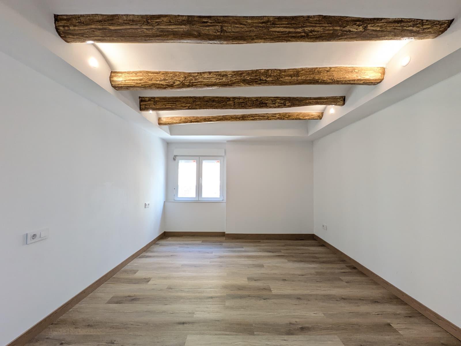 Imagen 14 Casa Adosada en venta en Vendrell El / Centro de El Vendrell, cerca de comercios y servicios.