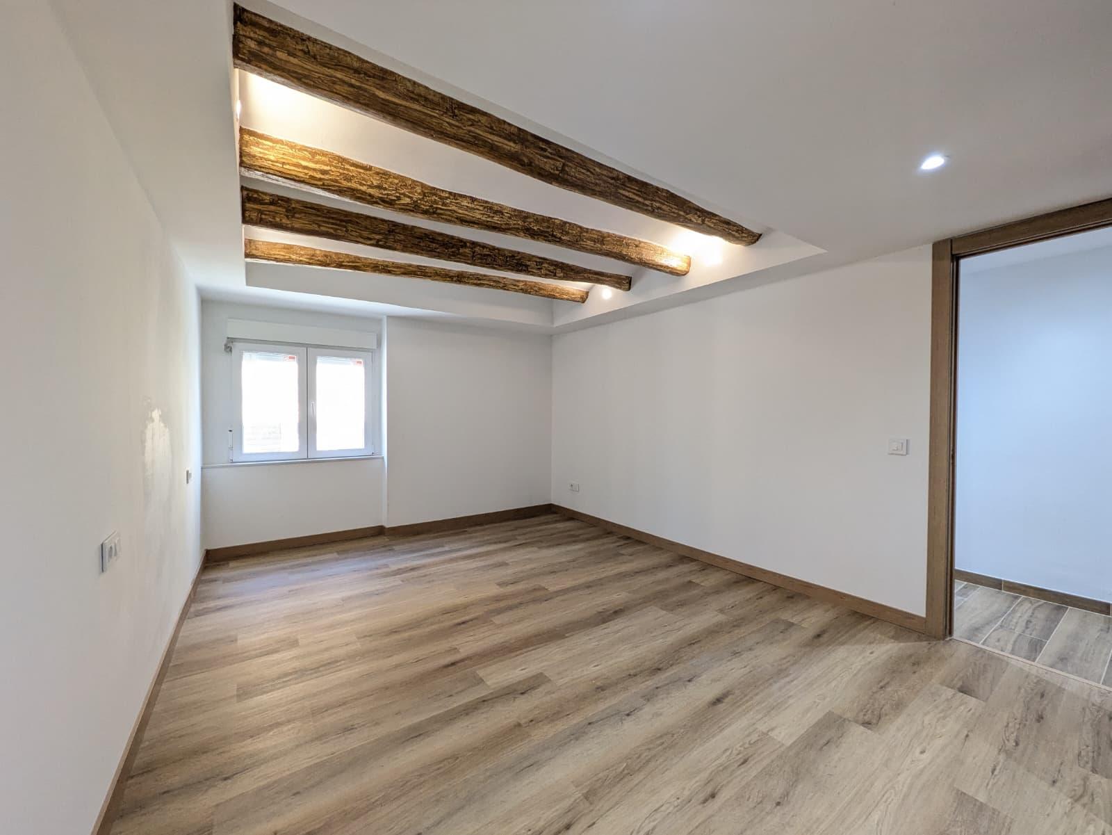 Imagen 12 Casa Adosada en venta en Vendrell El / Centro de El Vendrell, cerca de comercios y servicios.