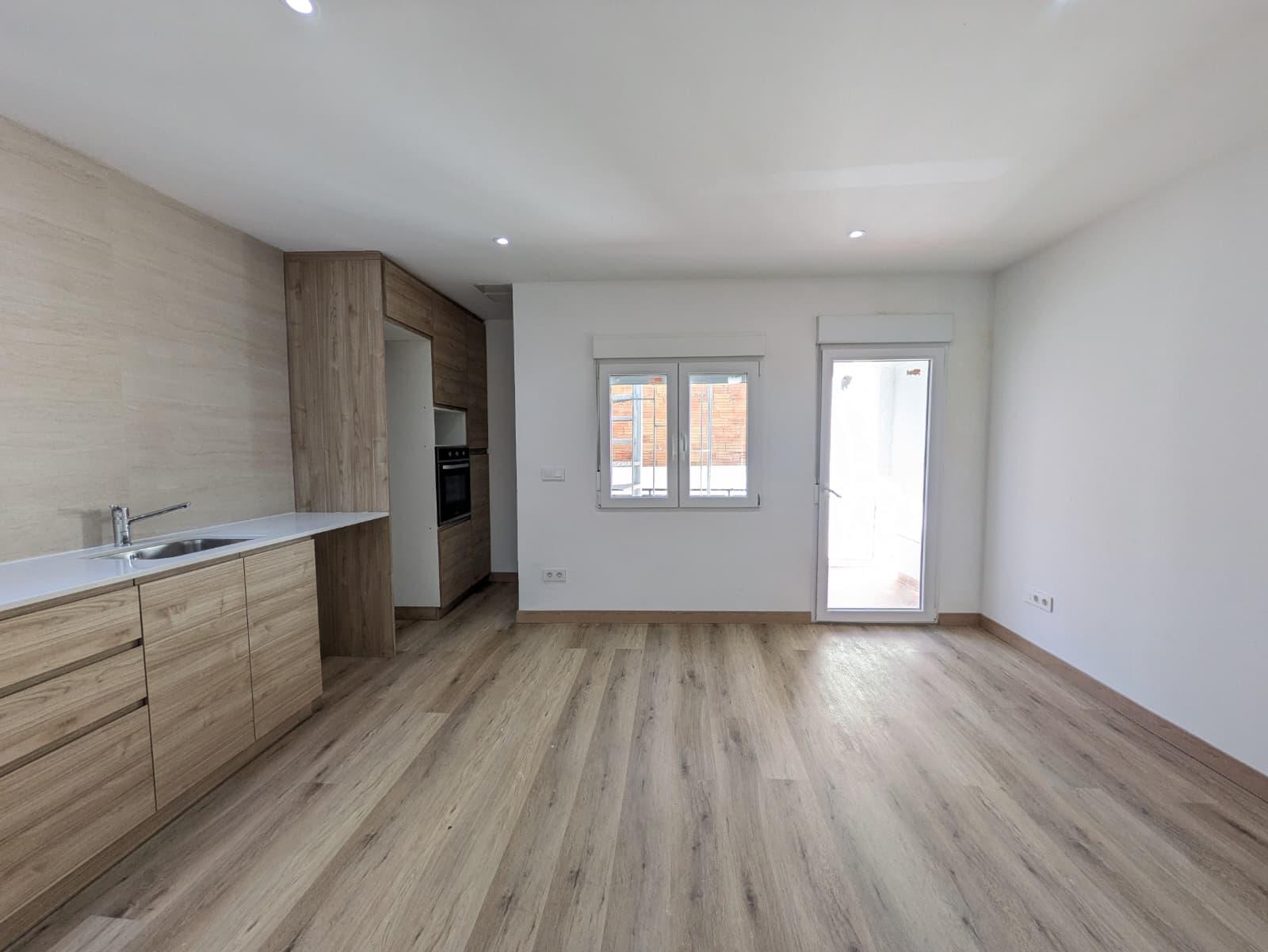 Imagen 28 Casa Adosada en venta en Vendrell El / Centro de El Vendrell, cerca de comercios y servicios.