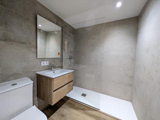 Imagen 14 Inmueble 306642 - Casa Adosada en venta en Vendrell (El) / Centro de El Vendrell, cerca de comercios y servicios.