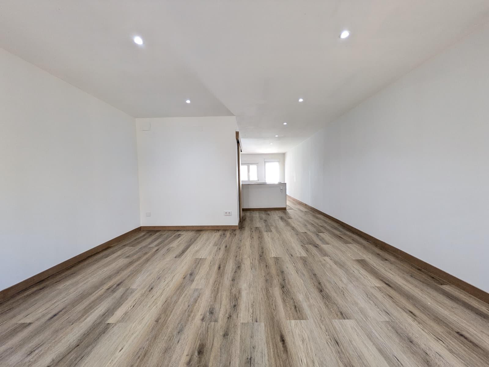 Imagen 22 Casa Adosada en venta en Vendrell El / Centro de El Vendrell, cerca de comercios y servicios.