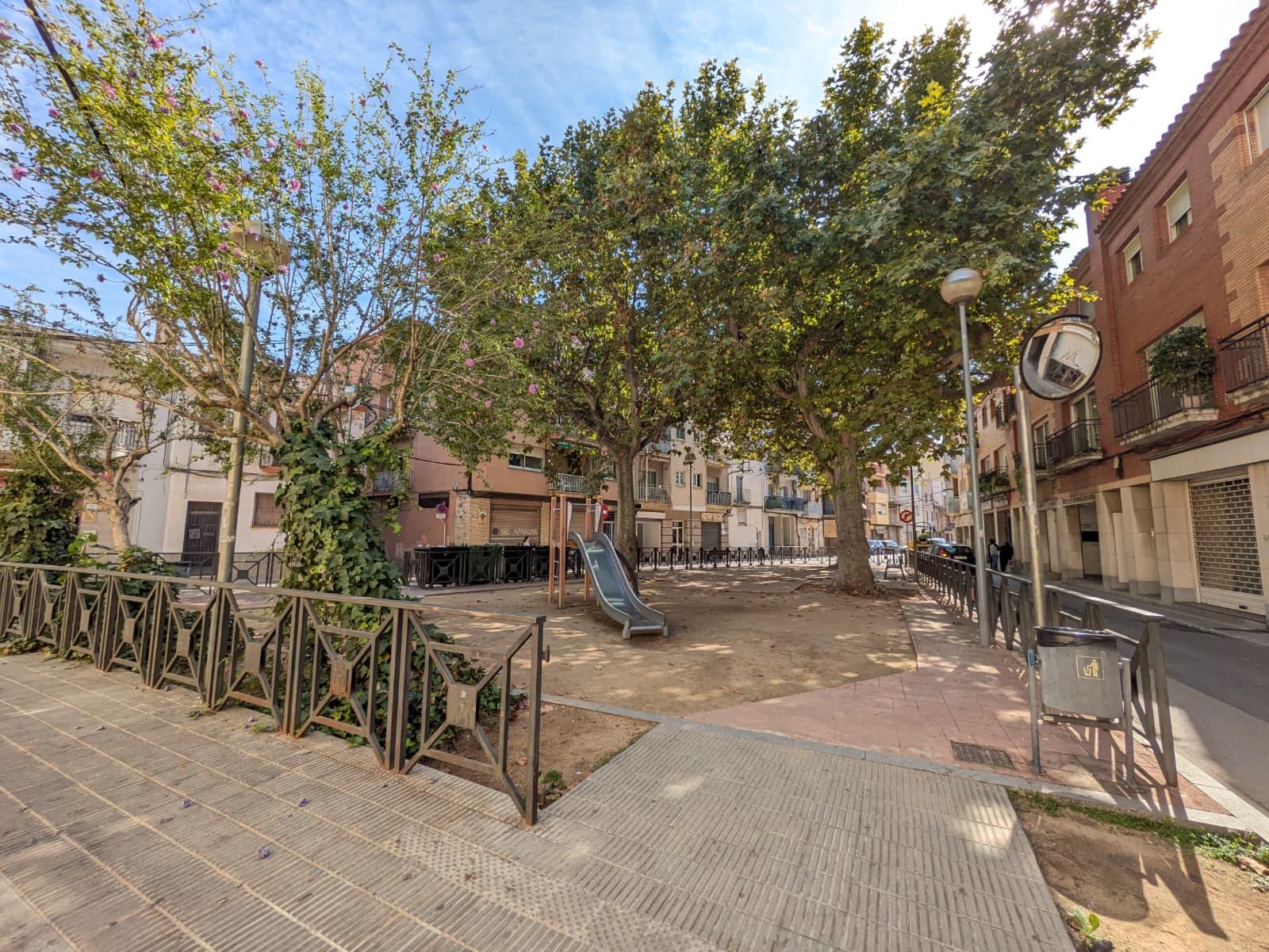 Imagen 38 Casa Adosada en venta en Vendrell El / Centro de El Vendrell, cerca de comercios y servicios.