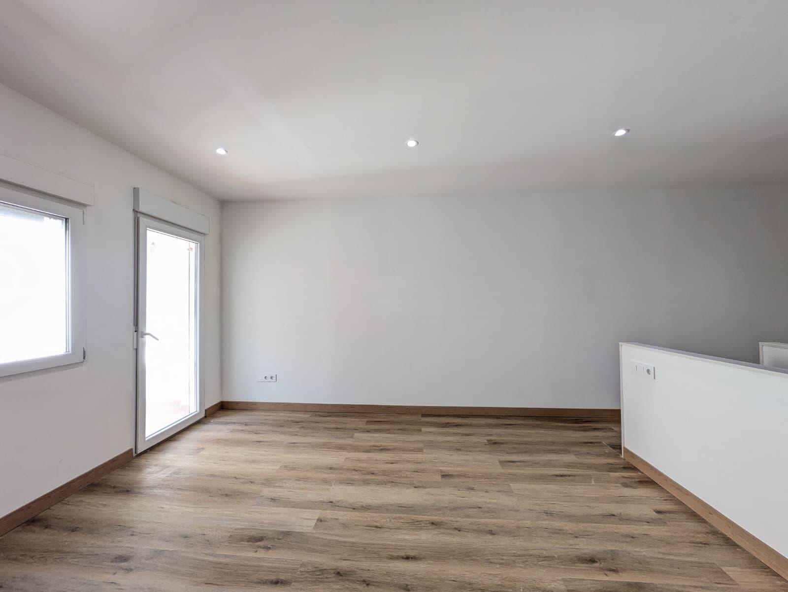 Imagen 29 Casa Adosada en venta en Vendrell El / Centro de El Vendrell, cerca de comercios y servicios.