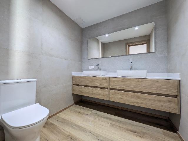 Imagen 23 Inmueble 306642 - Casa Adosada en venta en Vendrell (El) / Centro de El Vendrell, cerca de comercios y servicios.