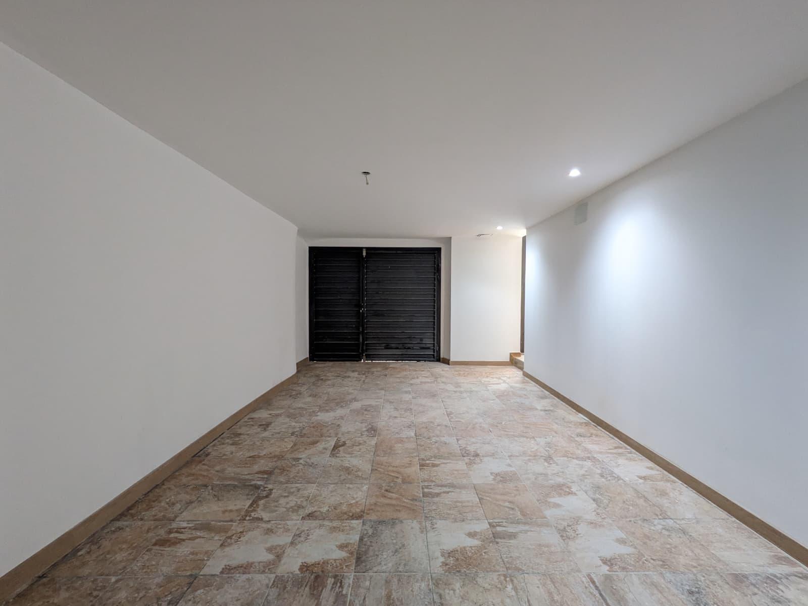 Imagen 9 Casa Adosada en venta en Vendrell El / Centro de El Vendrell, cerca de comercios y servicios.