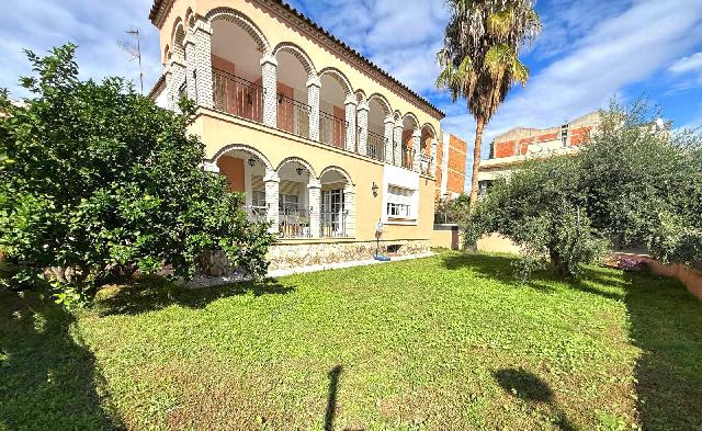 Imagen 1 Inmueble 306706 - Casa Aislada en venta en Vendrell (El) / A pocos pasos del centro del pueblo