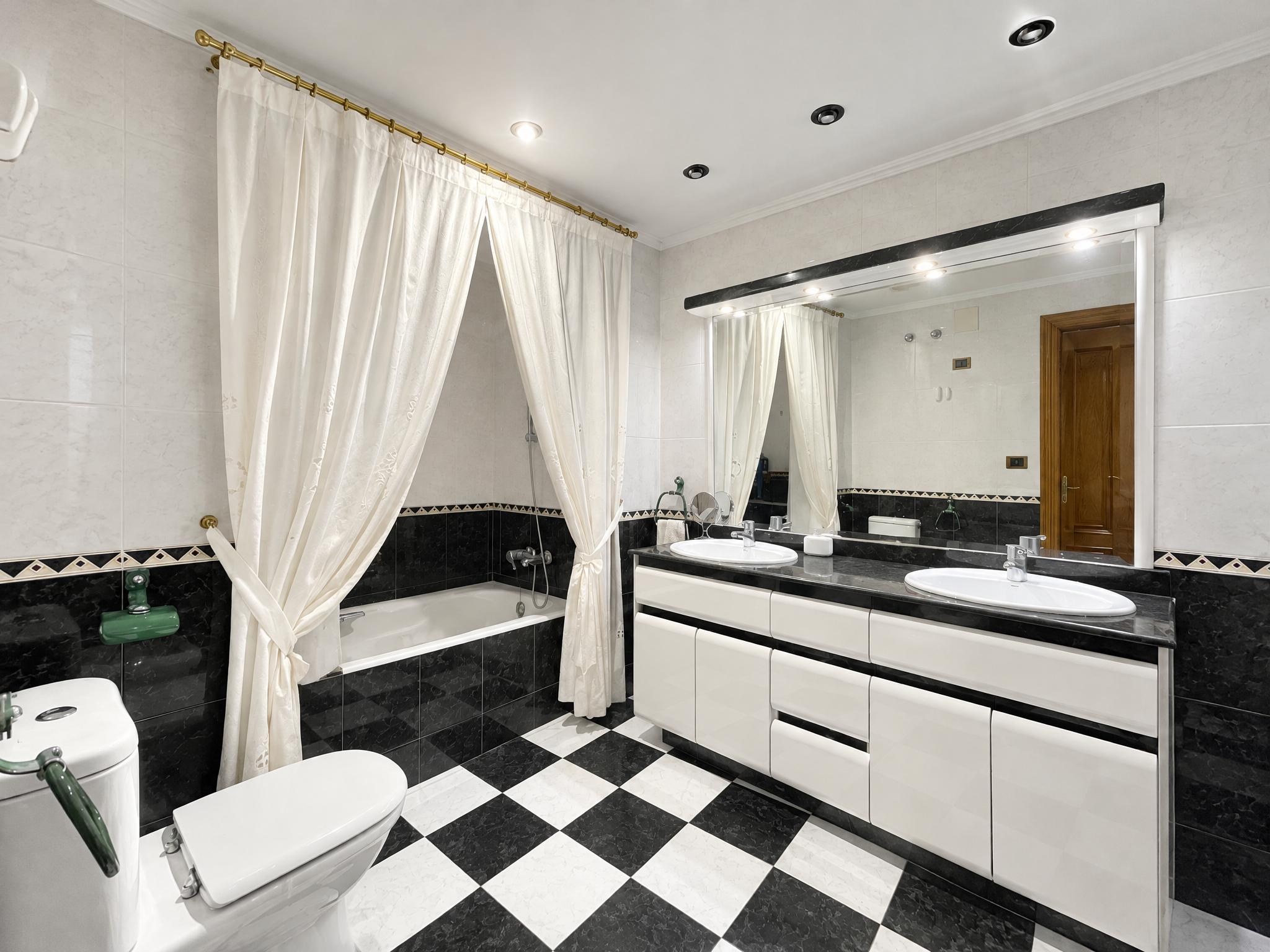 Imagen 31 Piso en venta en Vila-real / Avenida Pio iix, junto a Torre Motxa 