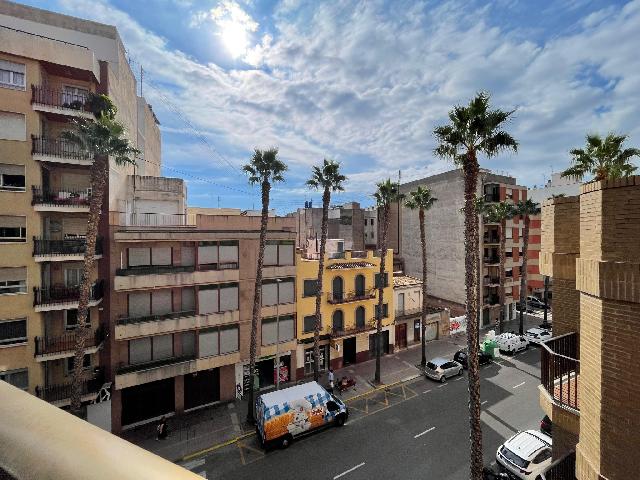 Imagen 1 Inmueble 305965 - Piso en venta en Vila-real / Avenida Pio iix, junto a Torre Motxa 