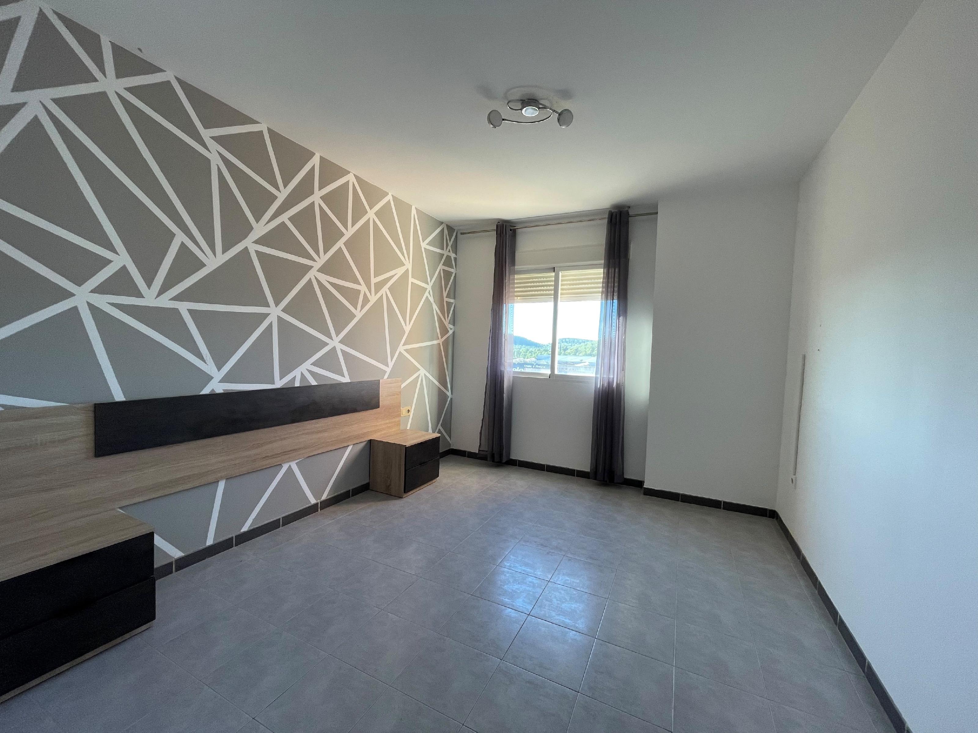 Imagen 13 Piso en venta en Alcora L´ / Junto a Mercadona .
