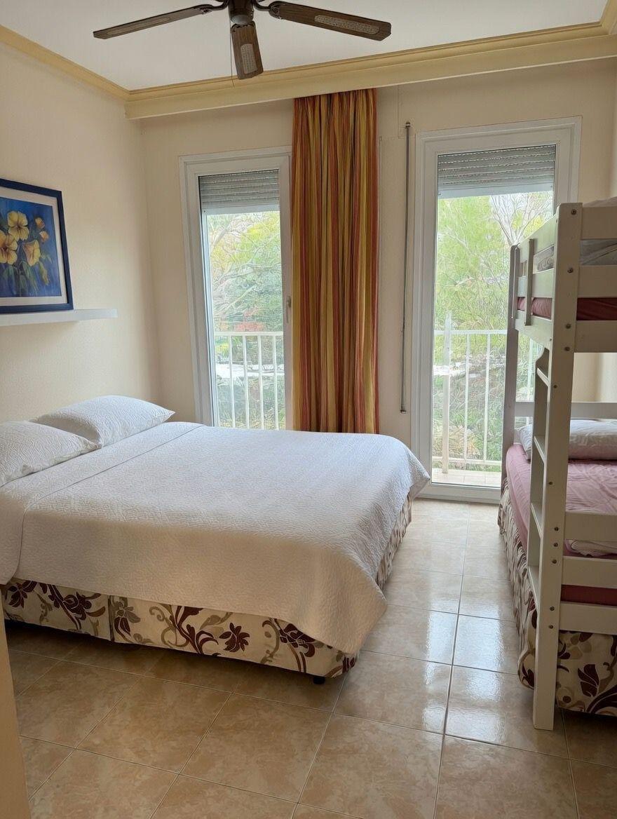 Imagen 3 Apartamento en venta en Sant Josep De Sa Talaia / Cala de Bou. Zona residencial tranquila 