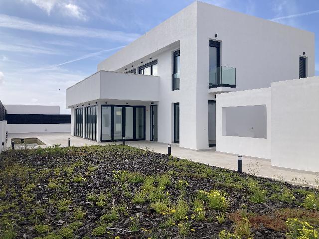 Imagen 1 Inmueble 302807 - Casa Aislada en venta en Sant Josep De Sa Talaia / Sant Jordi de Ses Salines. Zona exclusiva.