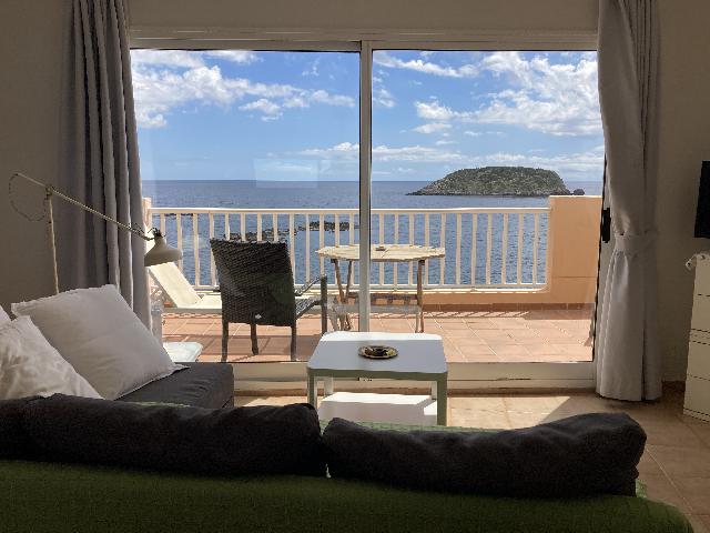 Imagen 4 Inmueble 303052 - Piso en venta en Santa Eulalia Del Río / Sant Carles. Frente al mar, piscina, Santa Eulària