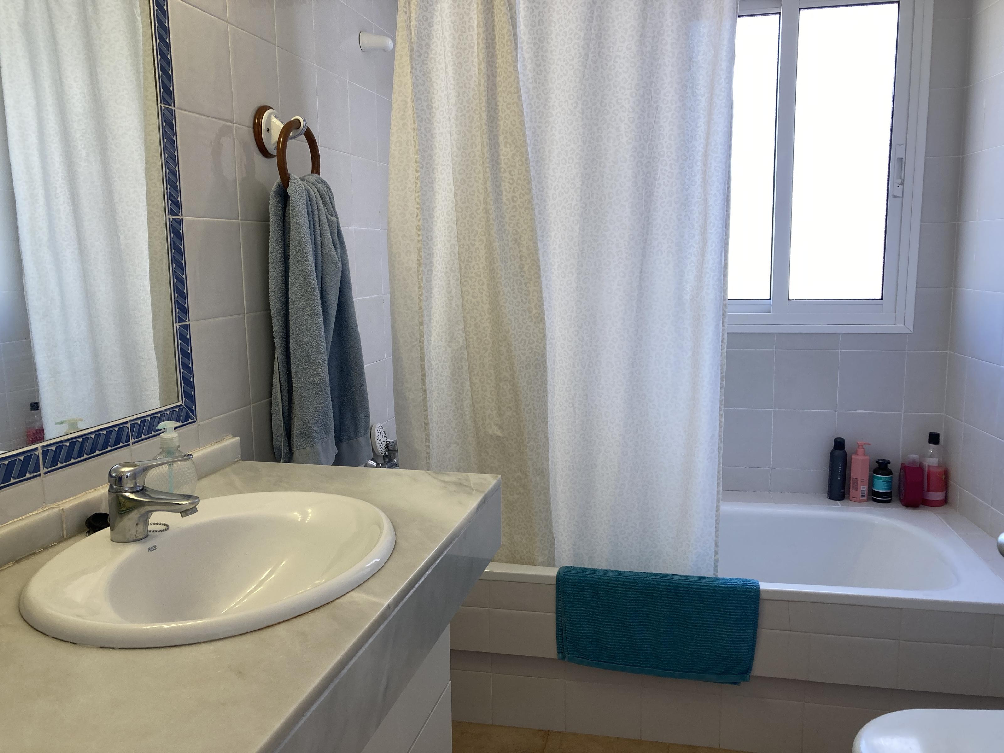 Imagen 12 Piso en venta en Santa Eulalia Del Río / Sant Carles. Frente al mar, piscina, Santa Eulària