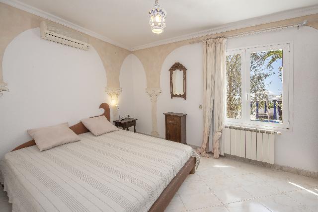 Imagen 5 Inmueble 303077 - Casa Aislada en venta en Sant Josep De Sa Talaia / Sant Jordi, Ibiza. Vistas al mar y Form...