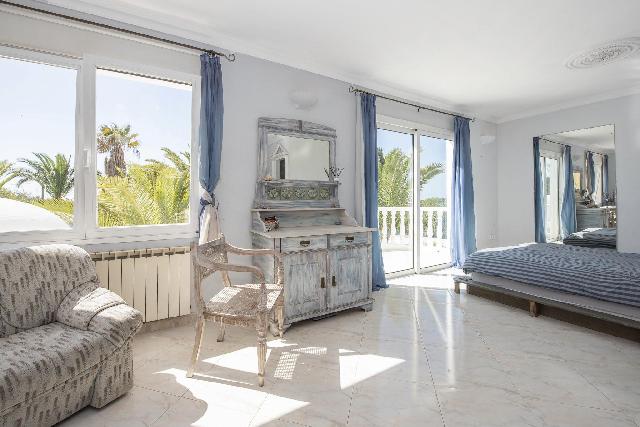 Imagen 3 Inmueble 303077 - Casa Aislada en venta en Sant Josep De Sa Talaia / Sant Jordi, Ibiza. Vistas al mar y Form...
