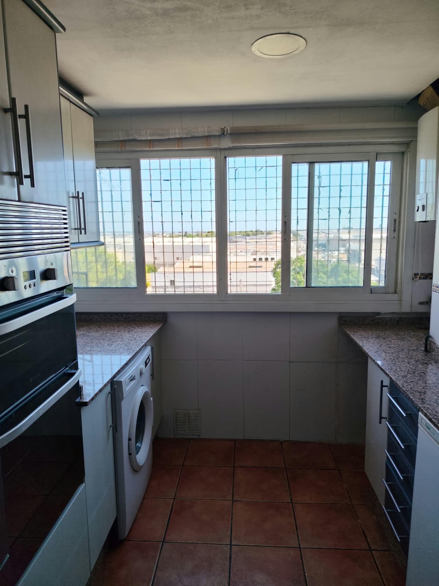 Imagen 3 Piso en venta en Catarroja / Lluis Vives, cerca de la estación.