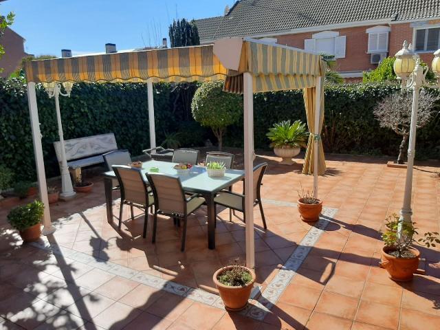 Imagen 1 Inmueble 303510 - Casa en venta en Parla /  Cerca escuela educación infantil el manzano
