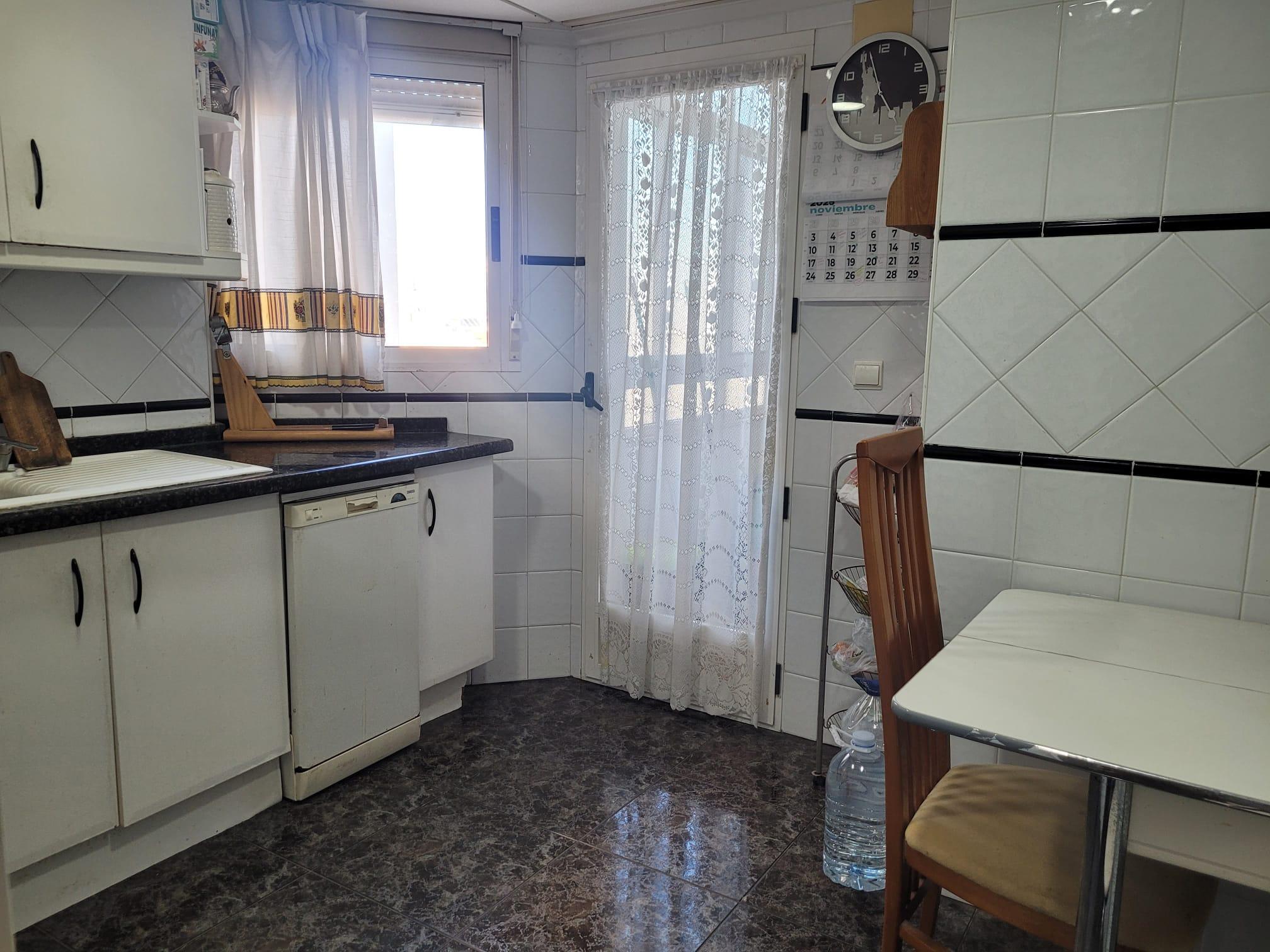 Imagen 5 Apartamento en venta en Guardamar Del Segura / Calle Molivent, Guardamar del Segura