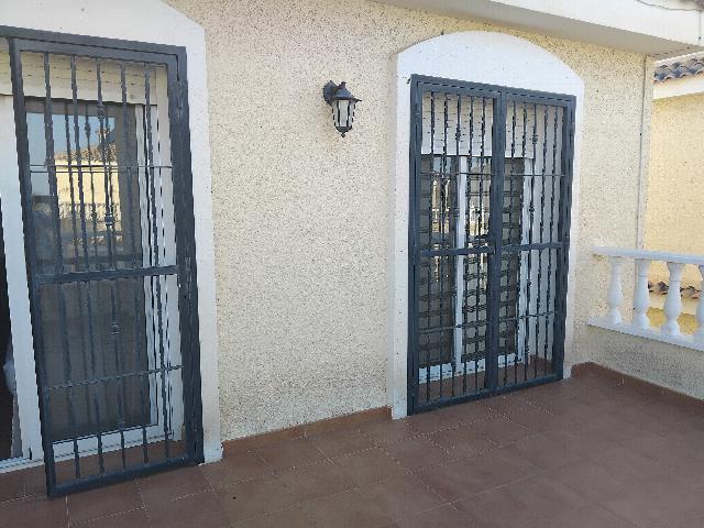 Imagen 8 Inmueble 304700 - Casa Adosada en venta en Monforte Del Cid / Urbanización Montecid, cerca del mar