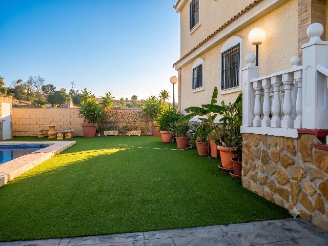 Imagen 4 Inmueble 304700 - Casa Adosada en venta en Monforte Del Cid / Urbanización Montecid, cerca del mar