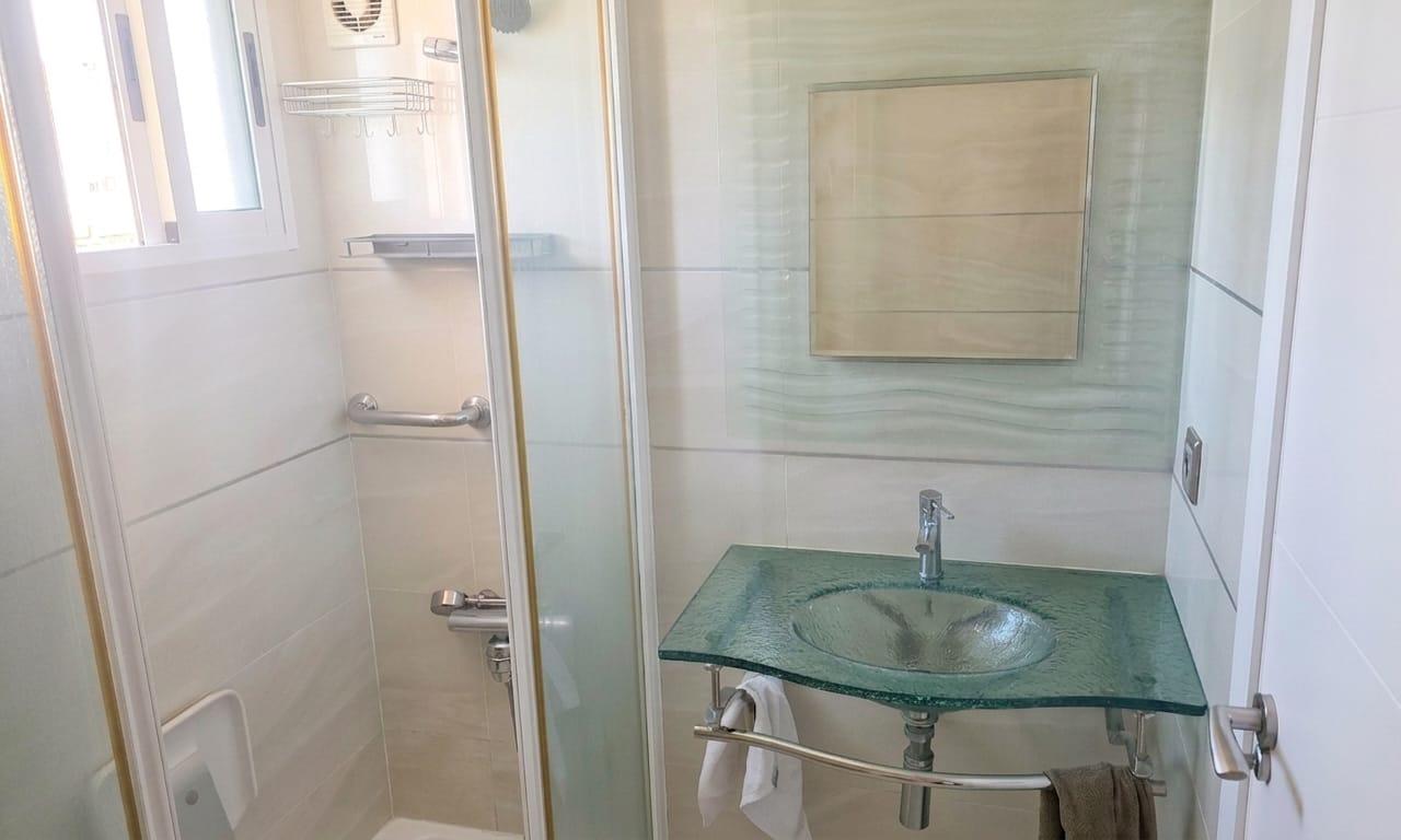 Imagen 1 Apartamento en venta en Alicante/alacant / En Alicante, cerca de la playa