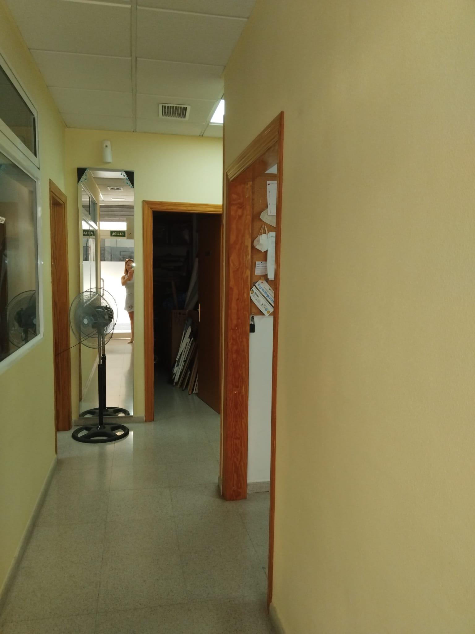 Imagen 3 Local Comercial en venta en Alicante/alacant / En Altozano, cerca del hospital