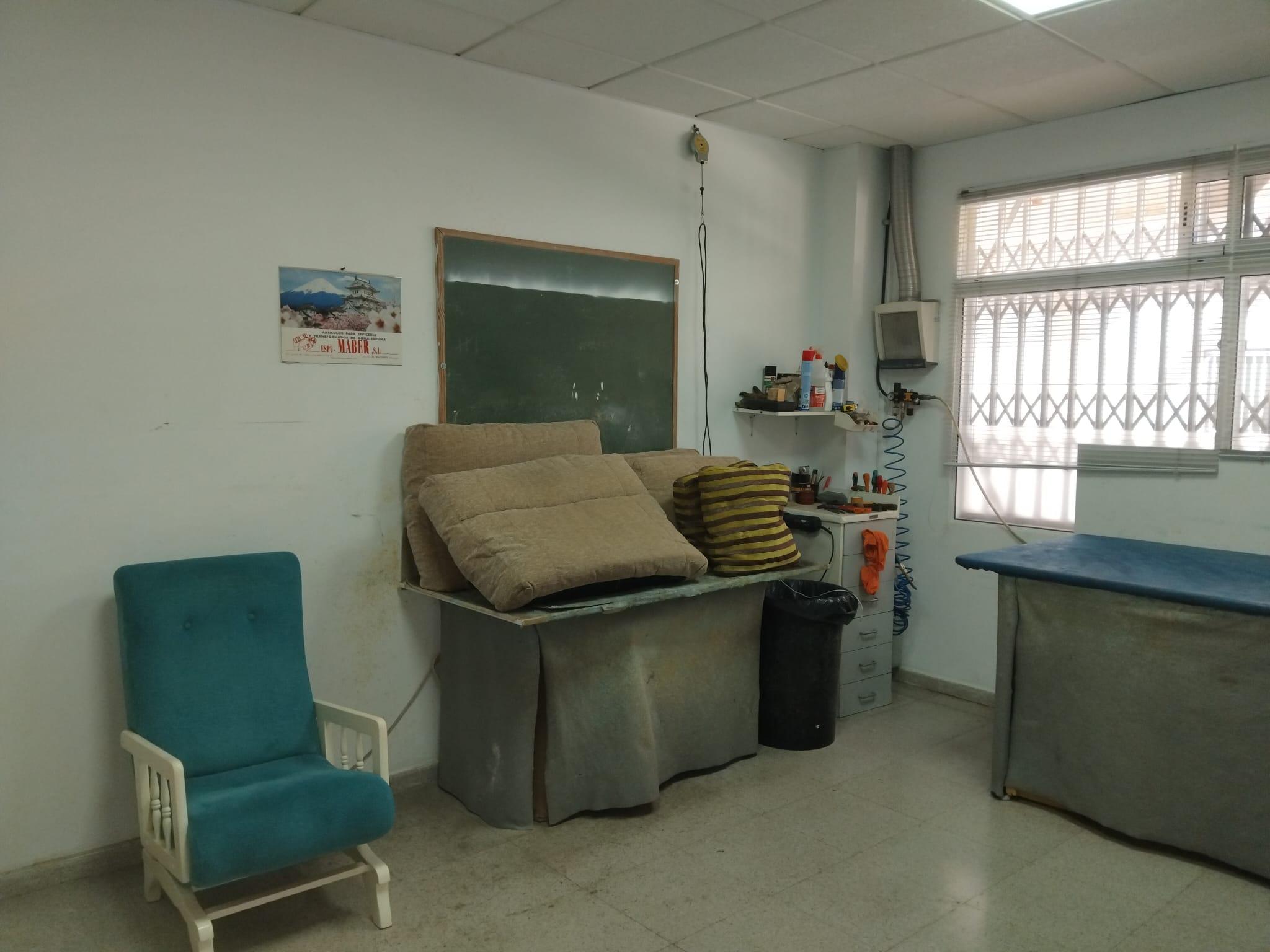 Imagen 4 Local Comercial en venta en Alicante/alacant / En Altozano, cerca del hospital
