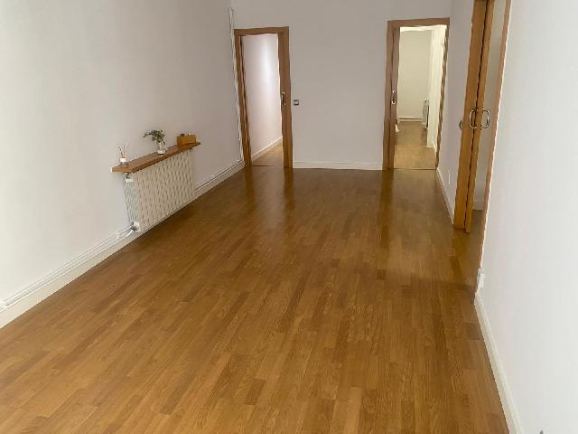 Imagen 4 Inmueble 305211 - Piso en venta en Barcelona / Sant Ramon Nonat - Cardenal Reig
