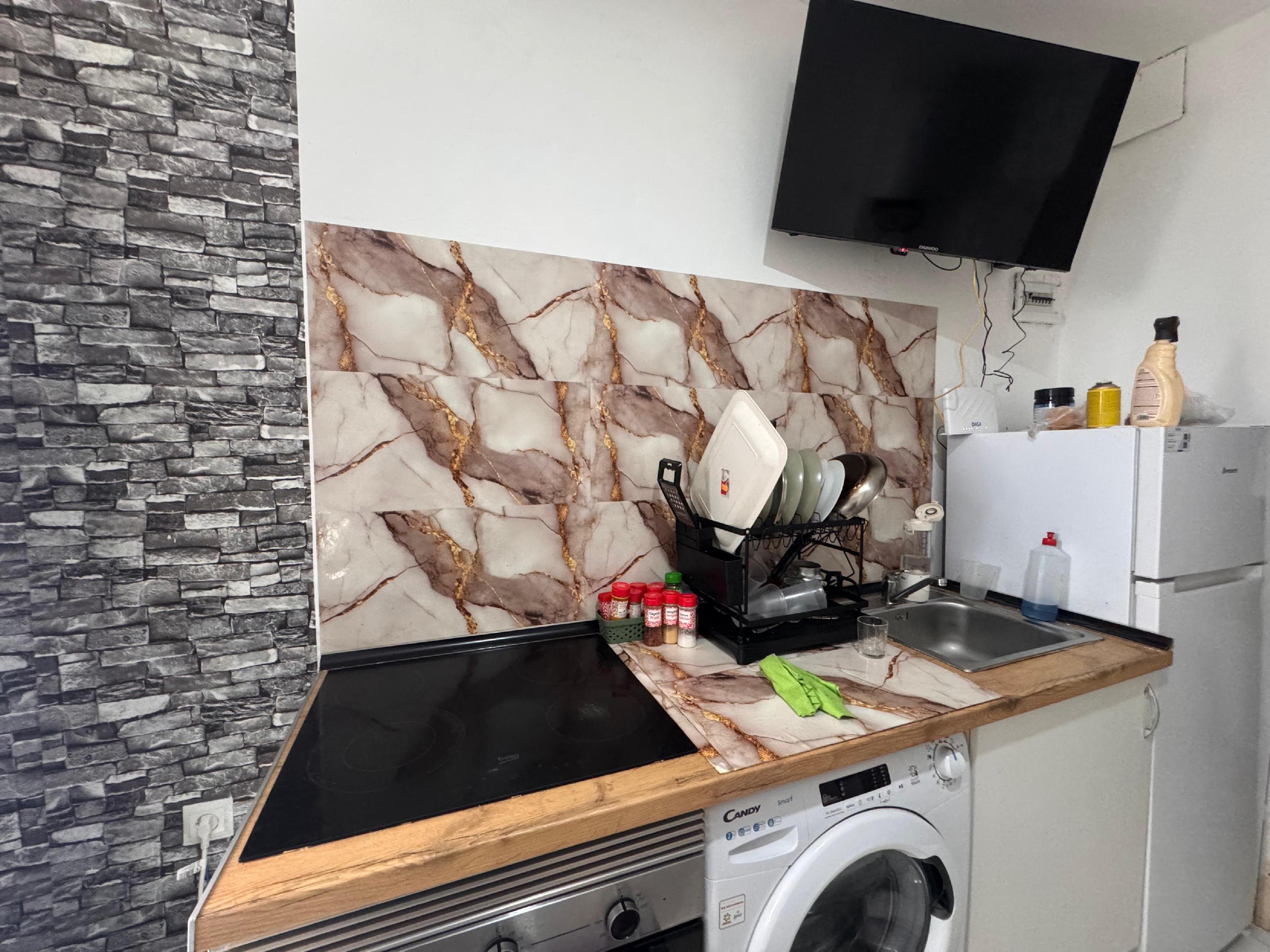 Imagen 1 Apartamento en venta en Málaga / Zona bien conectada con la autovia y cercana al centro 